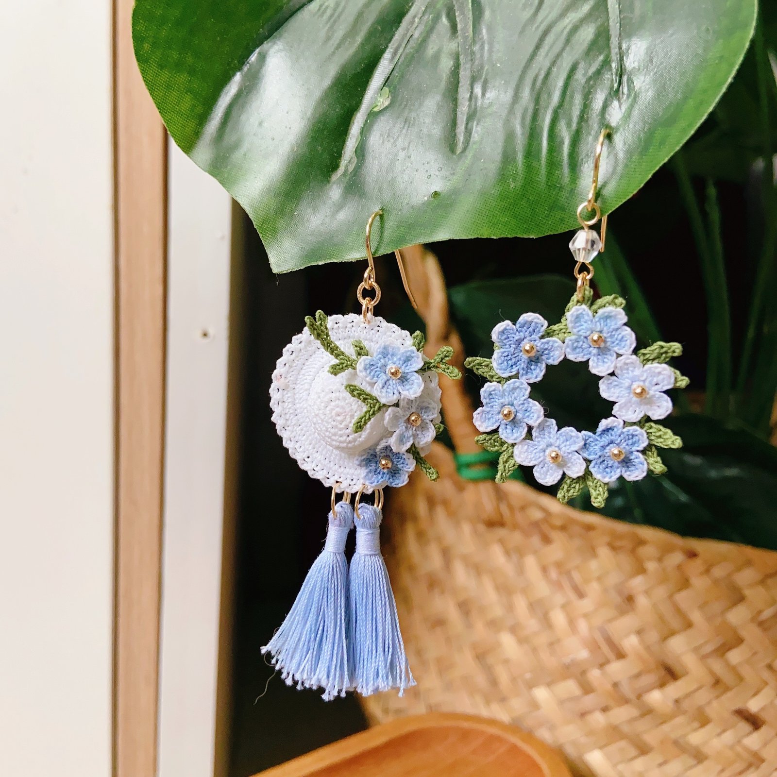 Hat and Wreath Earrings - Image 2