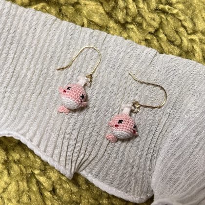 Tiny Tails Whale Earrings(Pink)