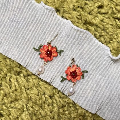 Cosmos Earrings (Red)