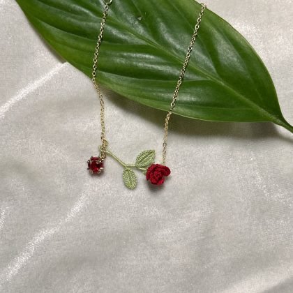 Rose Bracelet (Classic Red)