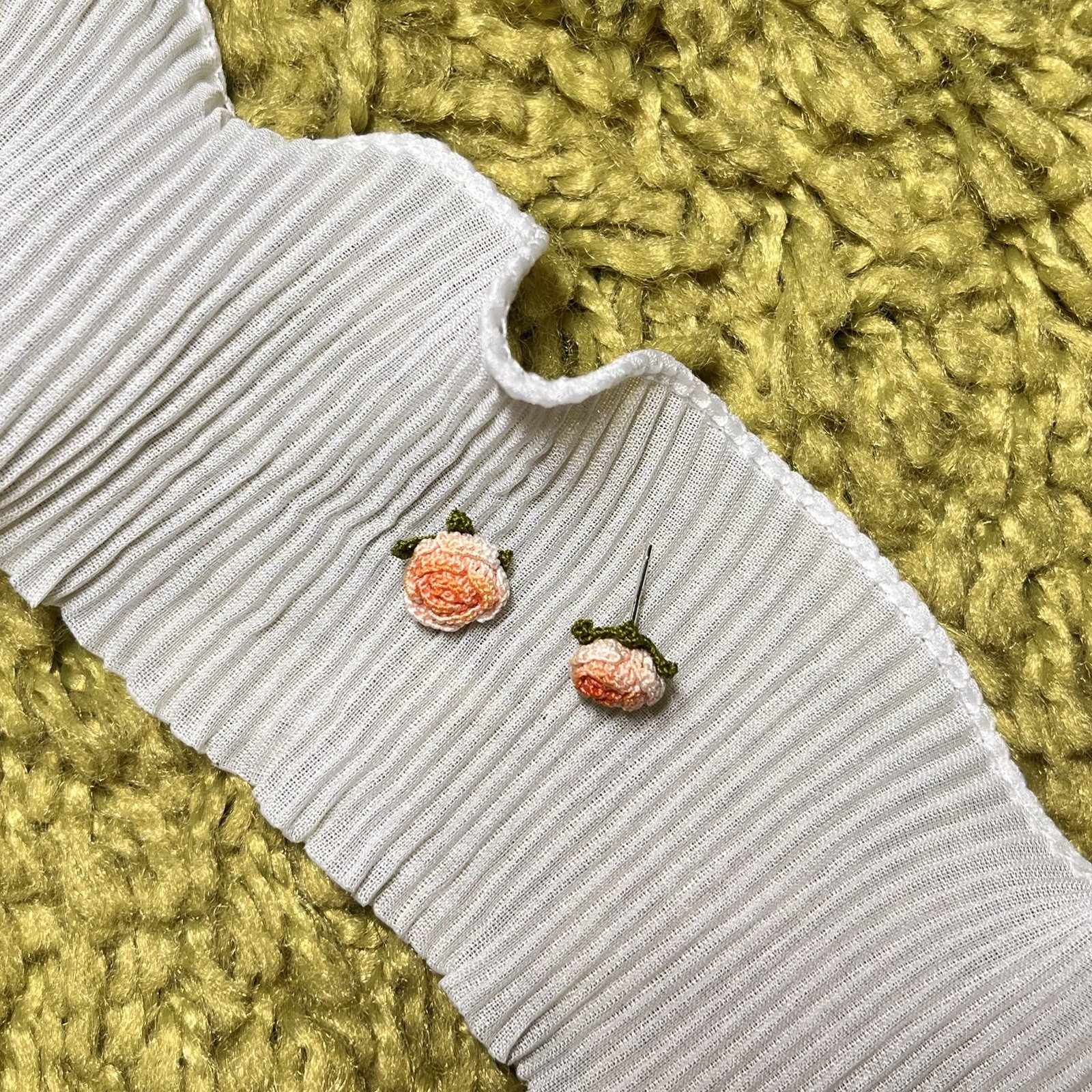 Rose Stud Earrings (Delicate Pink)