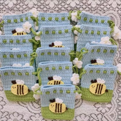 Bee Drawstring Bag